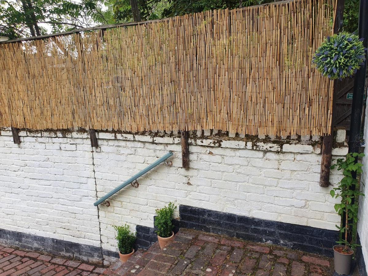 Grade I Listed Luxury Apartment In Hertfordshire Ware Exterior photo