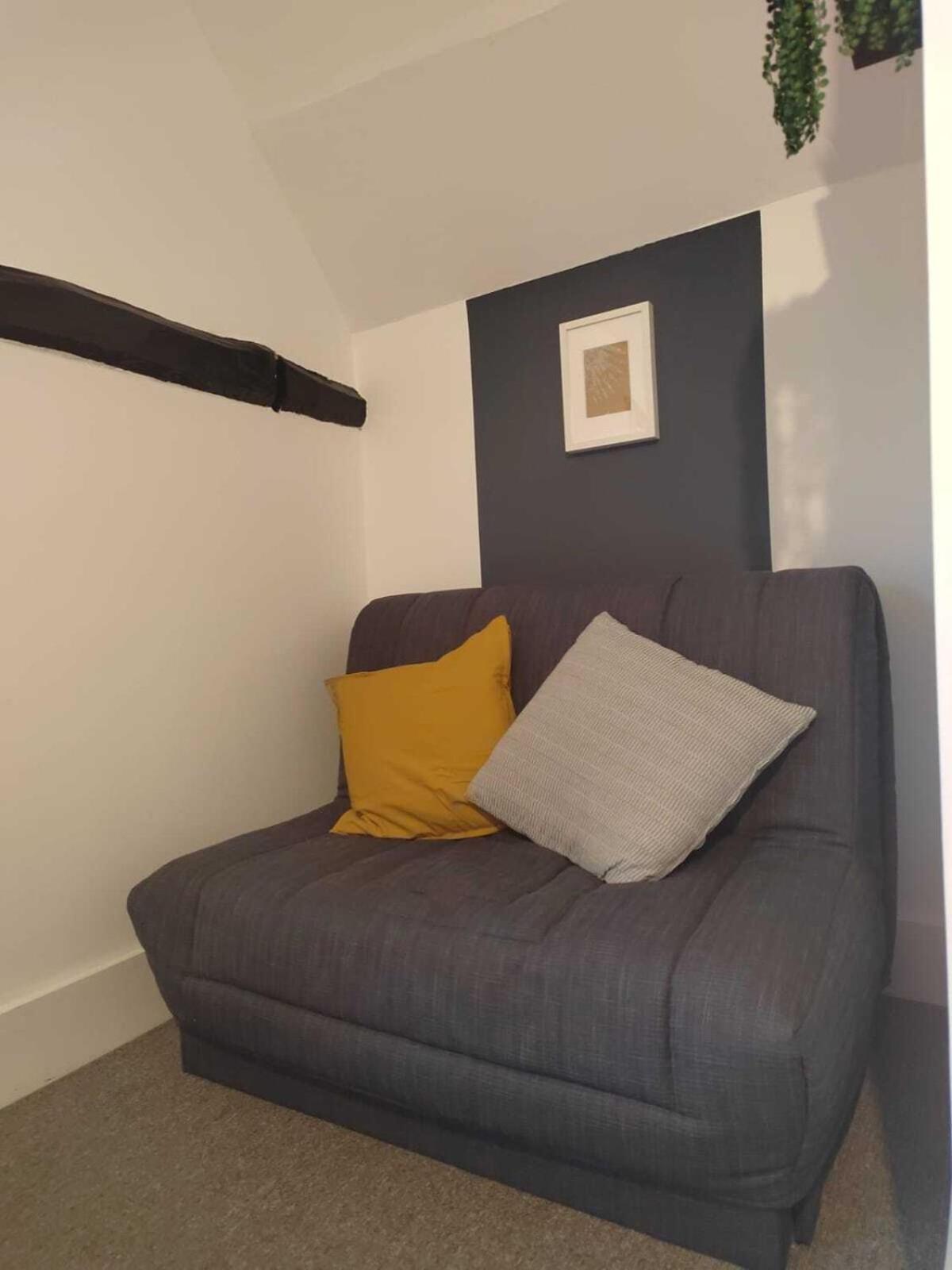 Grade I Listed Luxury Apartment In Hertfordshire Ware Room photo